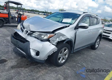 2015 Toyota Rav4 Xle z USA, uszkodzony, nr VIN 2T3WFREV5FW226315